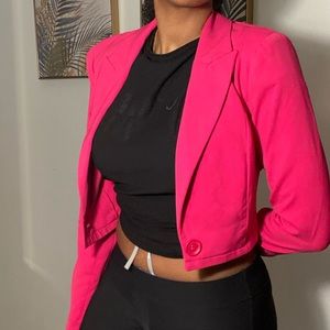Cropped pink blazer with shoulder pads